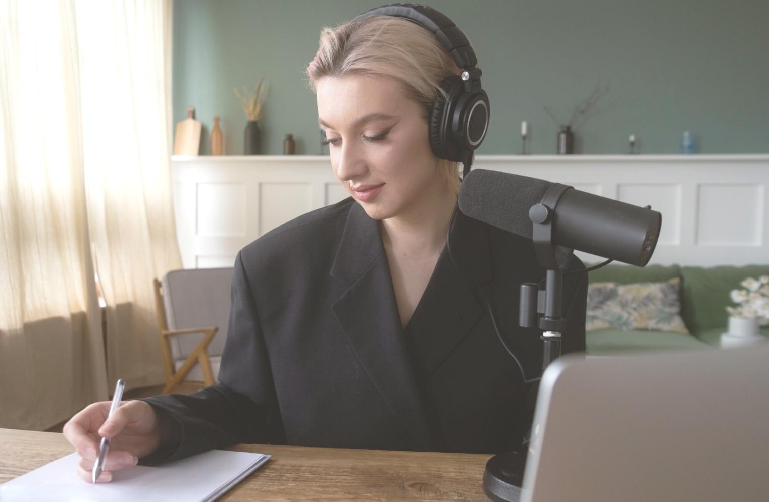 People learning financial planning strategies in a supportive environment